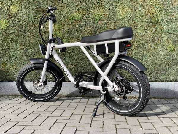 Knaap Special Edition White AMS